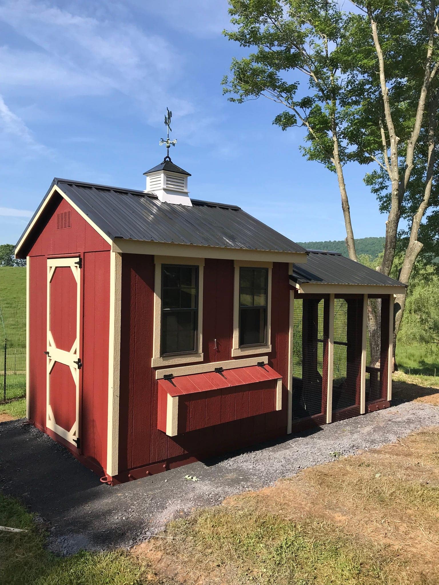 Amish-built Standard Chicken Coop 4x6 for sale in the Shenandoah Valley